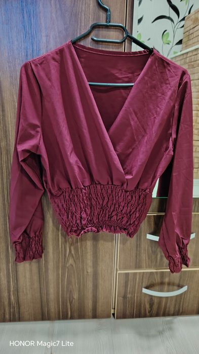 Top burgundi mărimea S-M