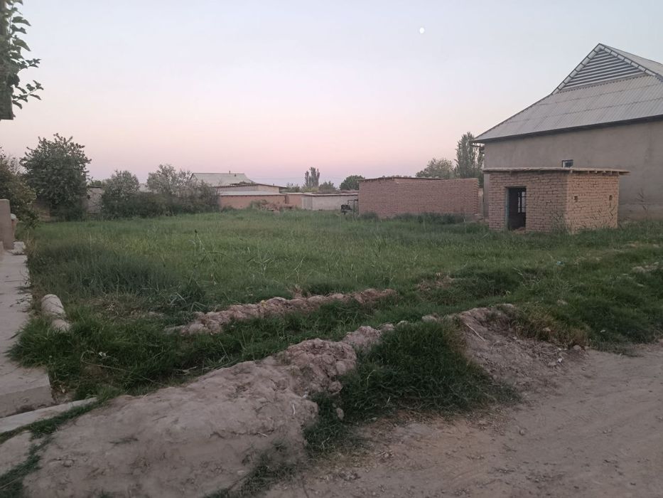 Angor tumanida yer sotiladi