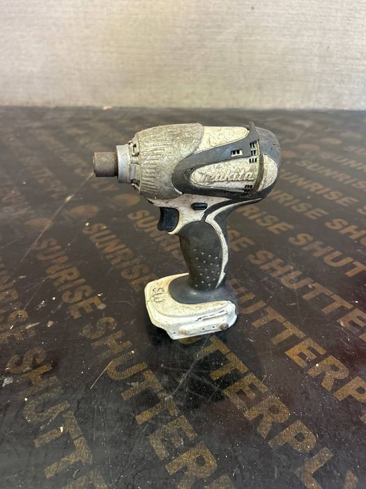 Тяло макита MAKITA 18 вилата литиеви батерии импактор винтоверт