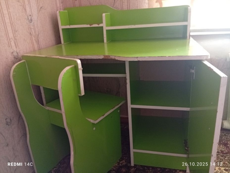 Парта для работ, учёбы