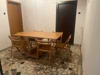 Set masa pliabila extensibila cu 6 scaune din lemn