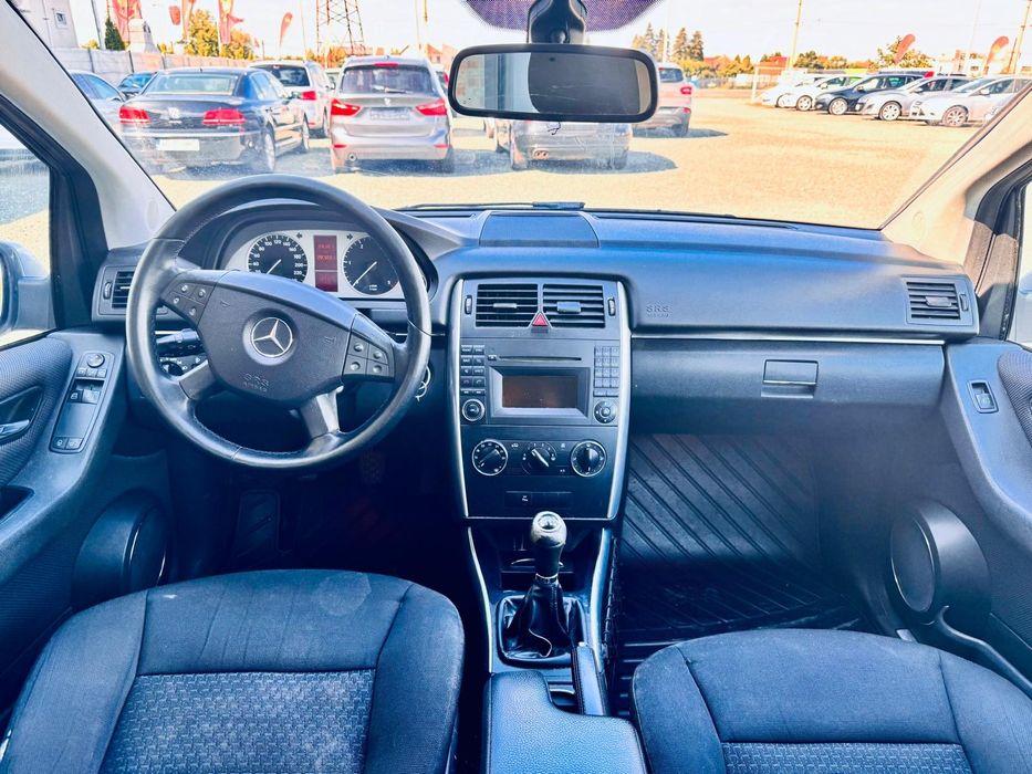 Mercedes-benz b200 2010