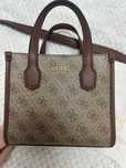 Продавам чанта Guess