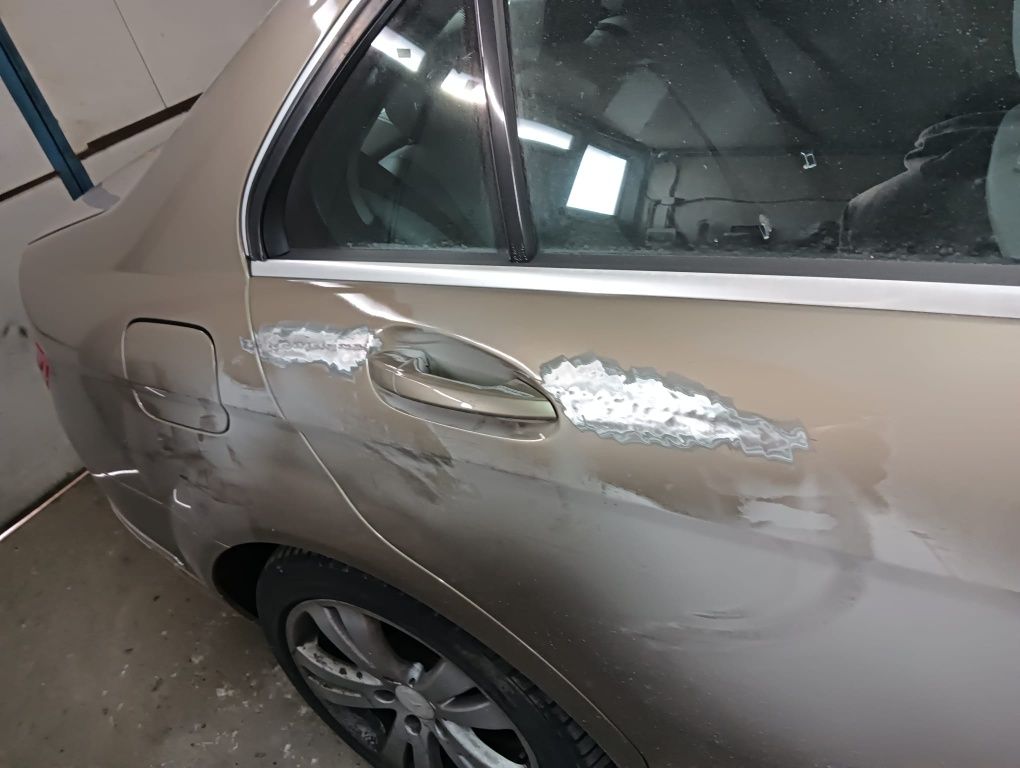 Vopsitorie auto tinichigerie 500 lei