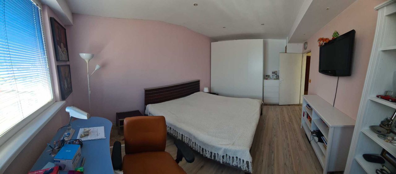 Продава се Тристаен апартамент в Разград, Житница - 95 кв.м за 902 €/кв.м - Снимка #4