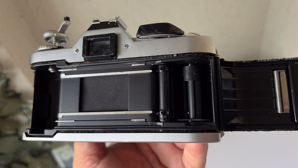 Canon AV-1 SLR 35mm/50mm f1.8