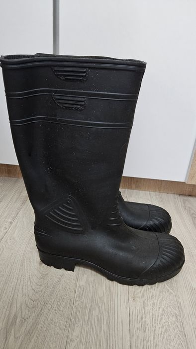 Резиновые сапоги новые