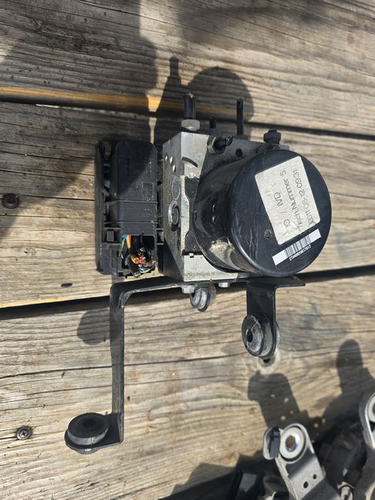 abs помпа за форд фокус 2011 година