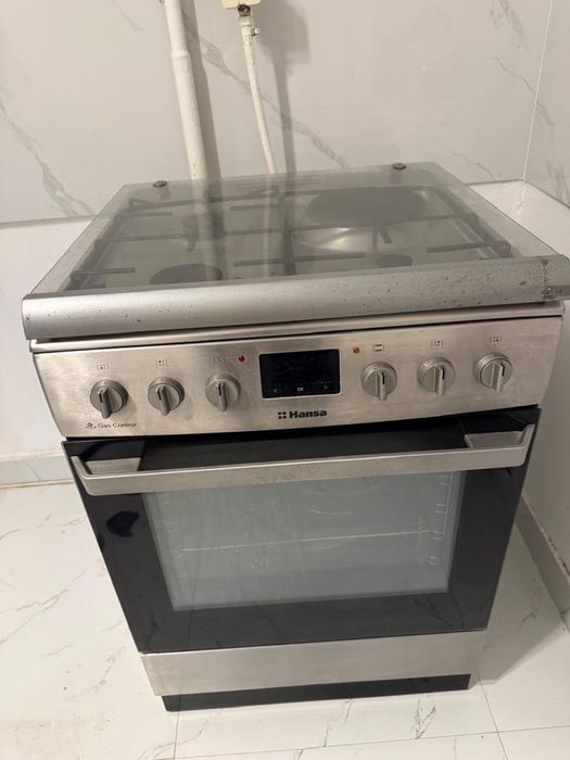Продается газовая плита Hansa в отличном состоянии