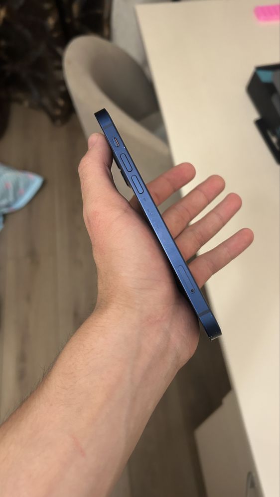 Iphone 12 в хорошем состоянии