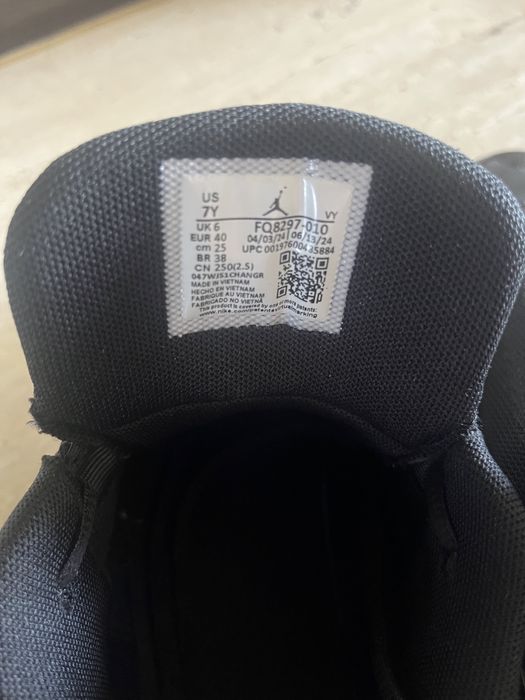 Adidas nike Jordan