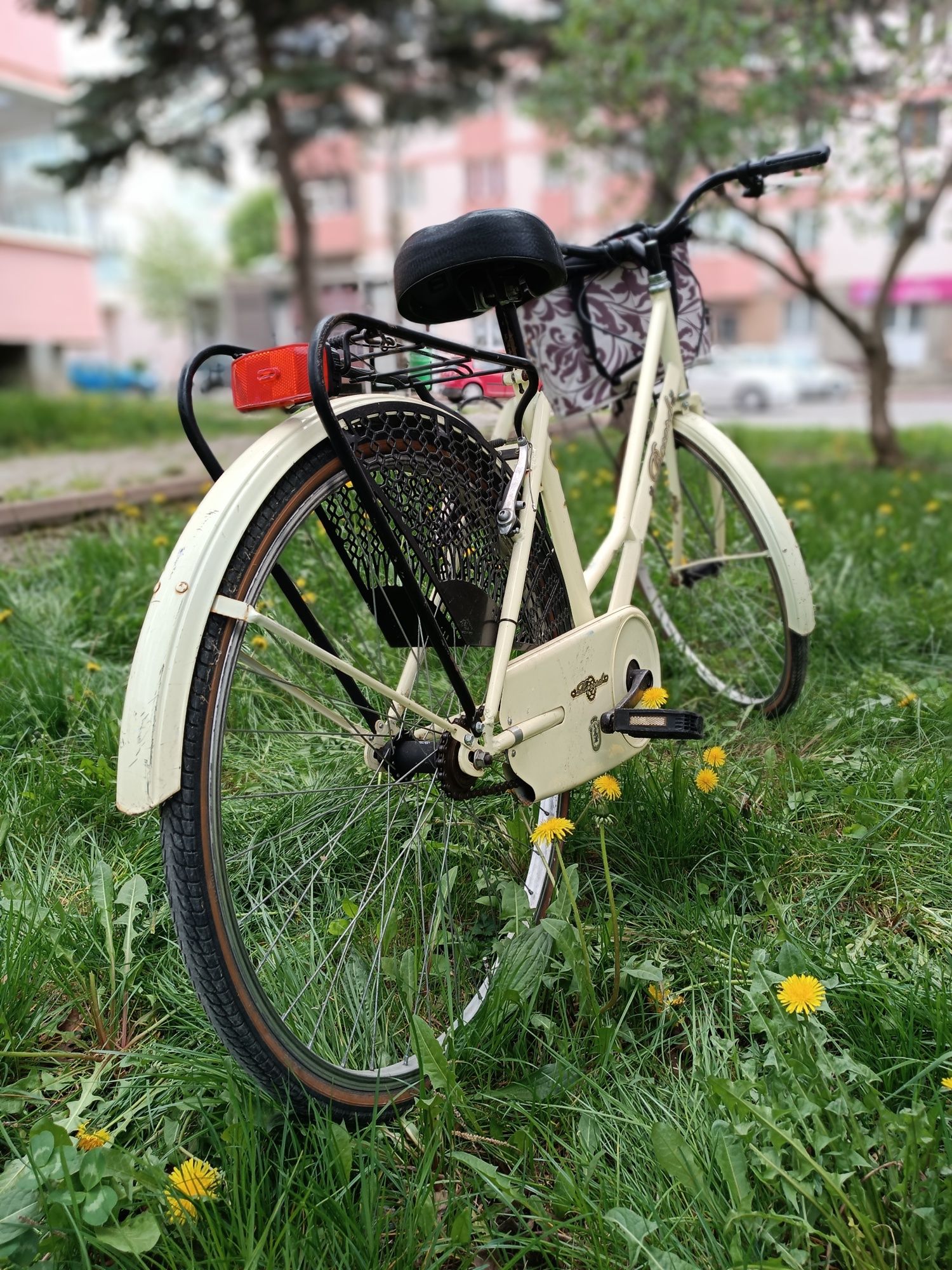 Bicicleta oraș dama roti 28'