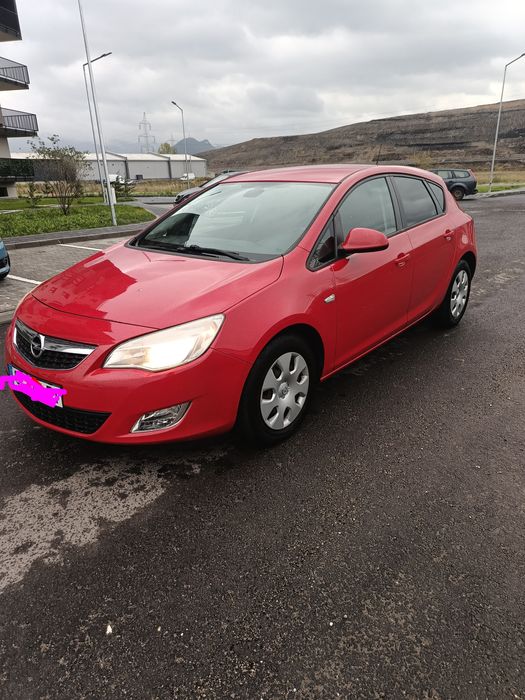 Opel Astra J 2011, 1.7 Diesel.