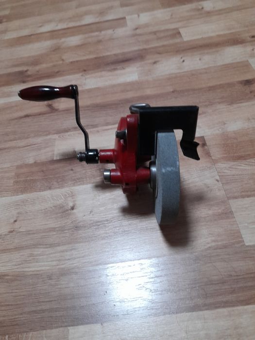 Ръчен шмиргел METABO