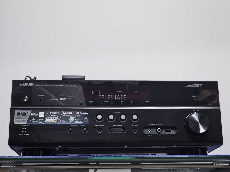 Receiver Yamaha RX-V500D cu telecomanda si manuale