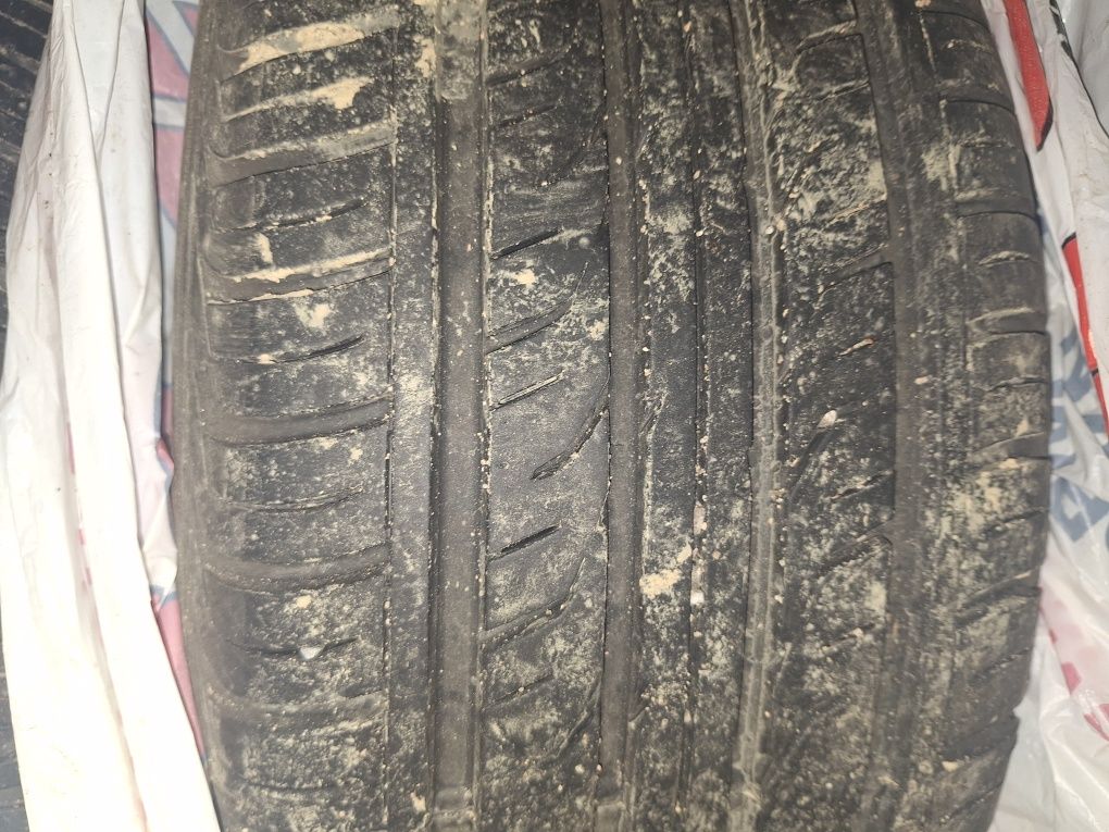 Продам шины Dunlop 235/55R18