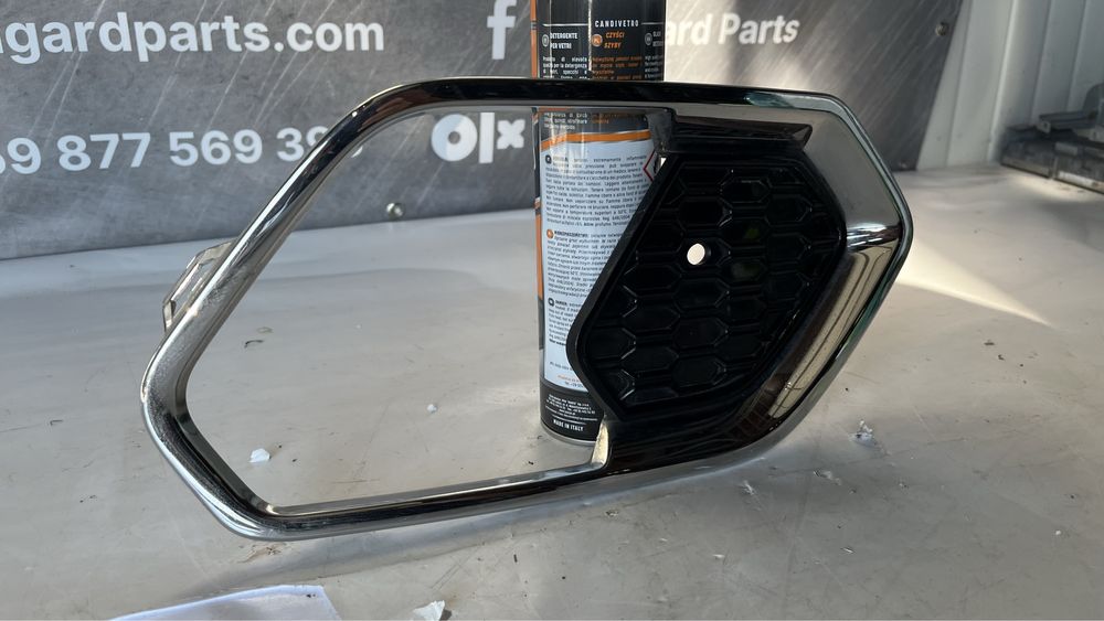 Дясна основа/решетка за халоген Ford Kuga 2 (2012-2022)