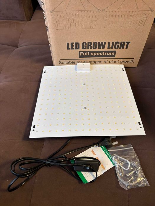Пълен спектър LED фито лампа 30х30х3см за отглеждане на разстения