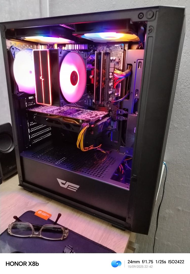 Геймърски компютър НОВ! RYZEN 5 3600 / 16GB RAM