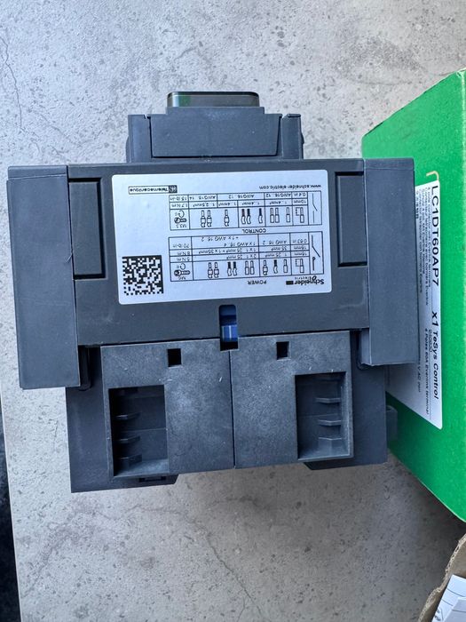 Контактор Schneider LC1DT60AP7