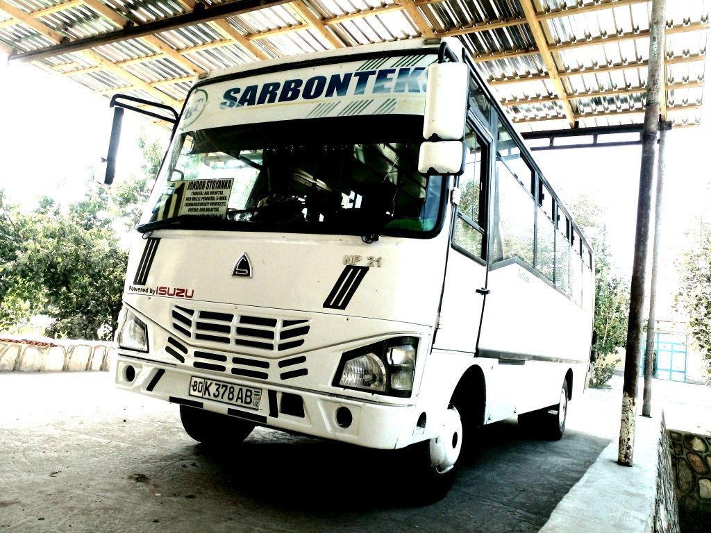 Isuzu avtobus sotiladi