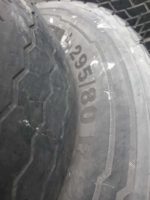 Anvelope camion 295 80 22,5