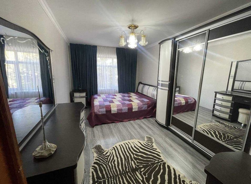 Шахристанская 3/3/5 продается 3-комнатная квартира