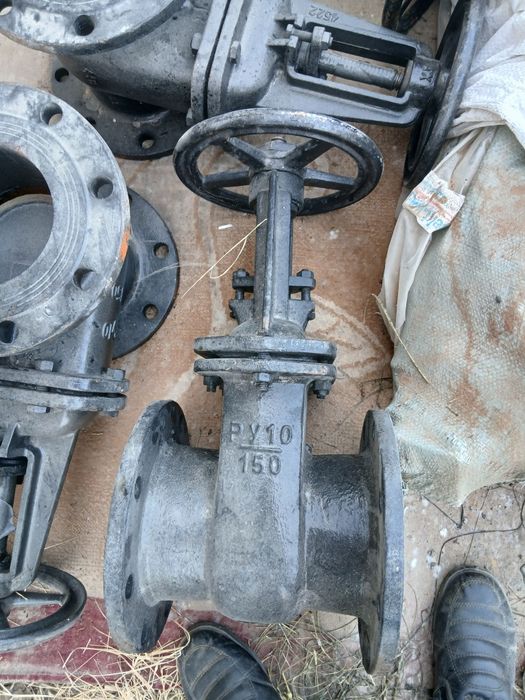 Чугунные задвижки РУ10/150.