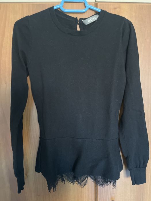 Pulover Oasis cu detaliu de dantela, marimea XS