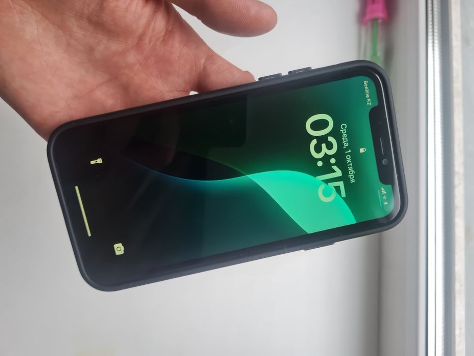 Продам дёшево  iphone 11 128gb  все работает отлично без торга  .