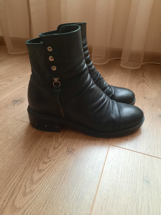 Дамски черни боти