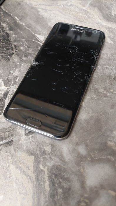 Vind Samsung S7 Edge ,Pentru piese.