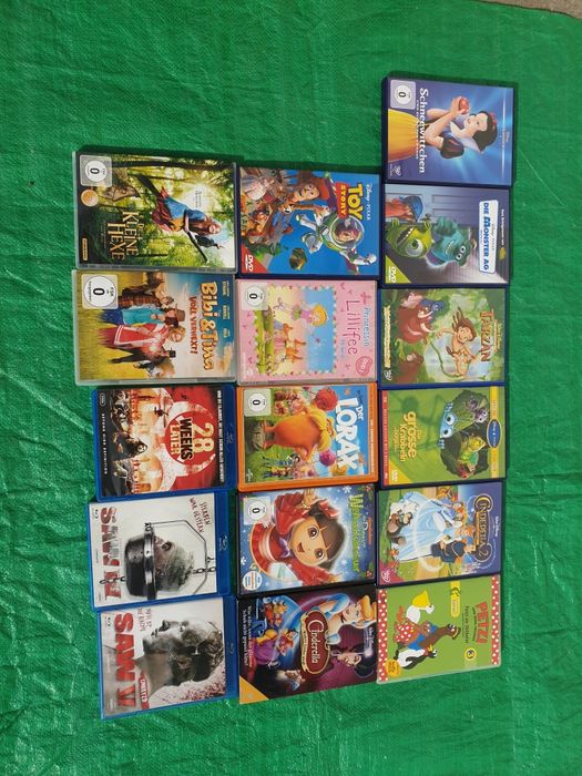 Lot 16 dvd-uri originale cu filme Animatie 13 buc+3 filme diverse