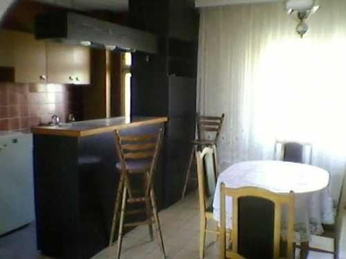 Дава се под наем Тристаен апартамент в Пловдив, Остромила - 90 кв.м за 341.7 € - Снимка #1