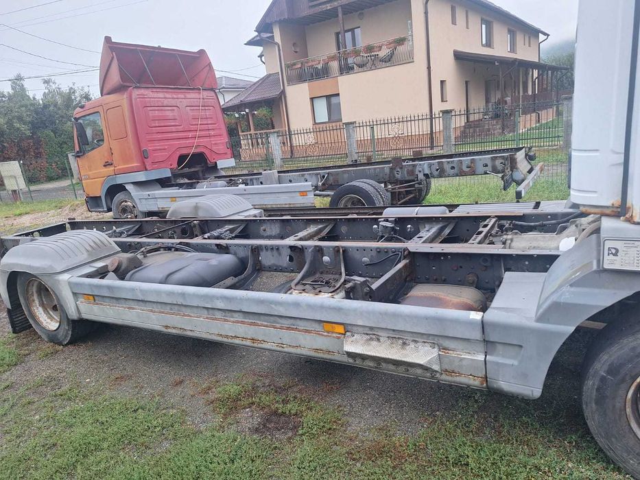 Vând  Mercedes Atego 818 an fabricație  2004.