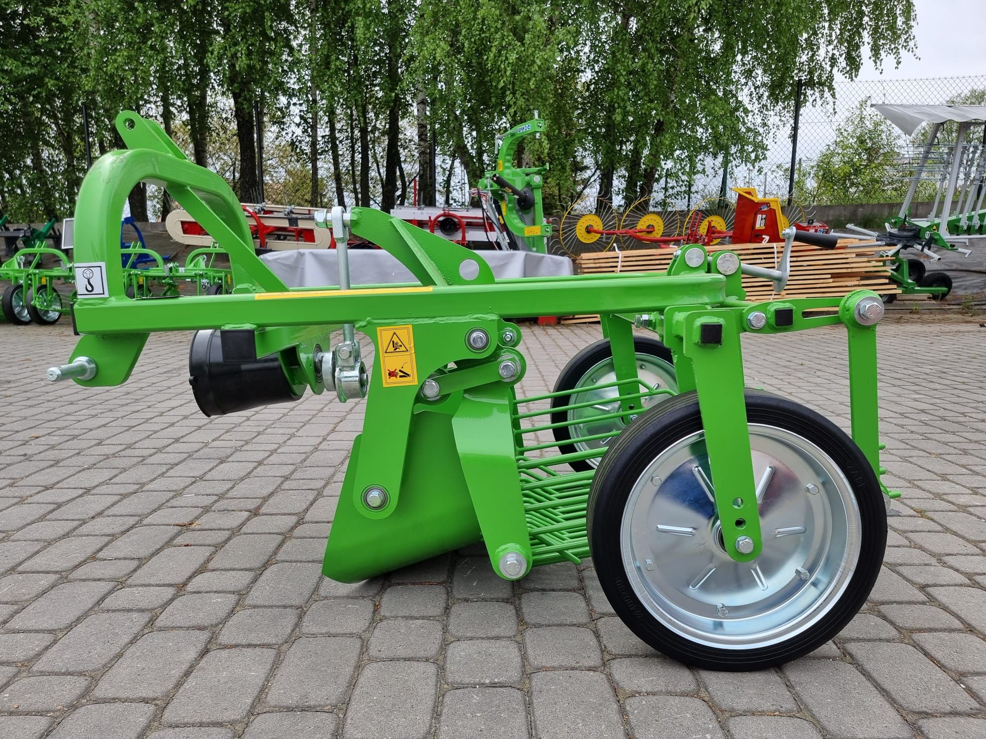 Masina de scos cartofi 1 randuri pentru mic tractor - Piese de schimb