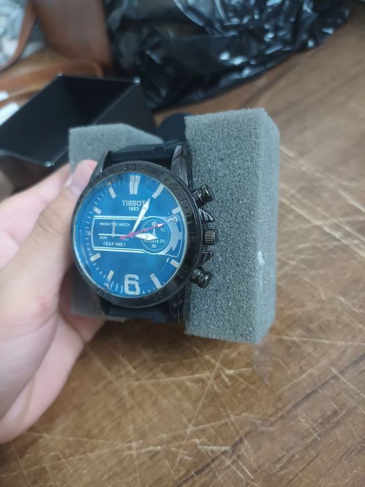 Tissot qo'l soati yangi
