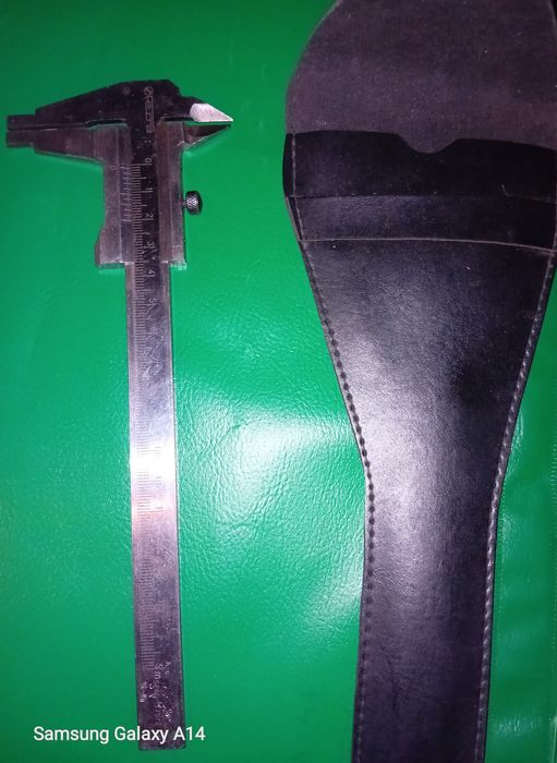 Scări din aluminiu și scule. Masă din inox Grundig Ocean 350