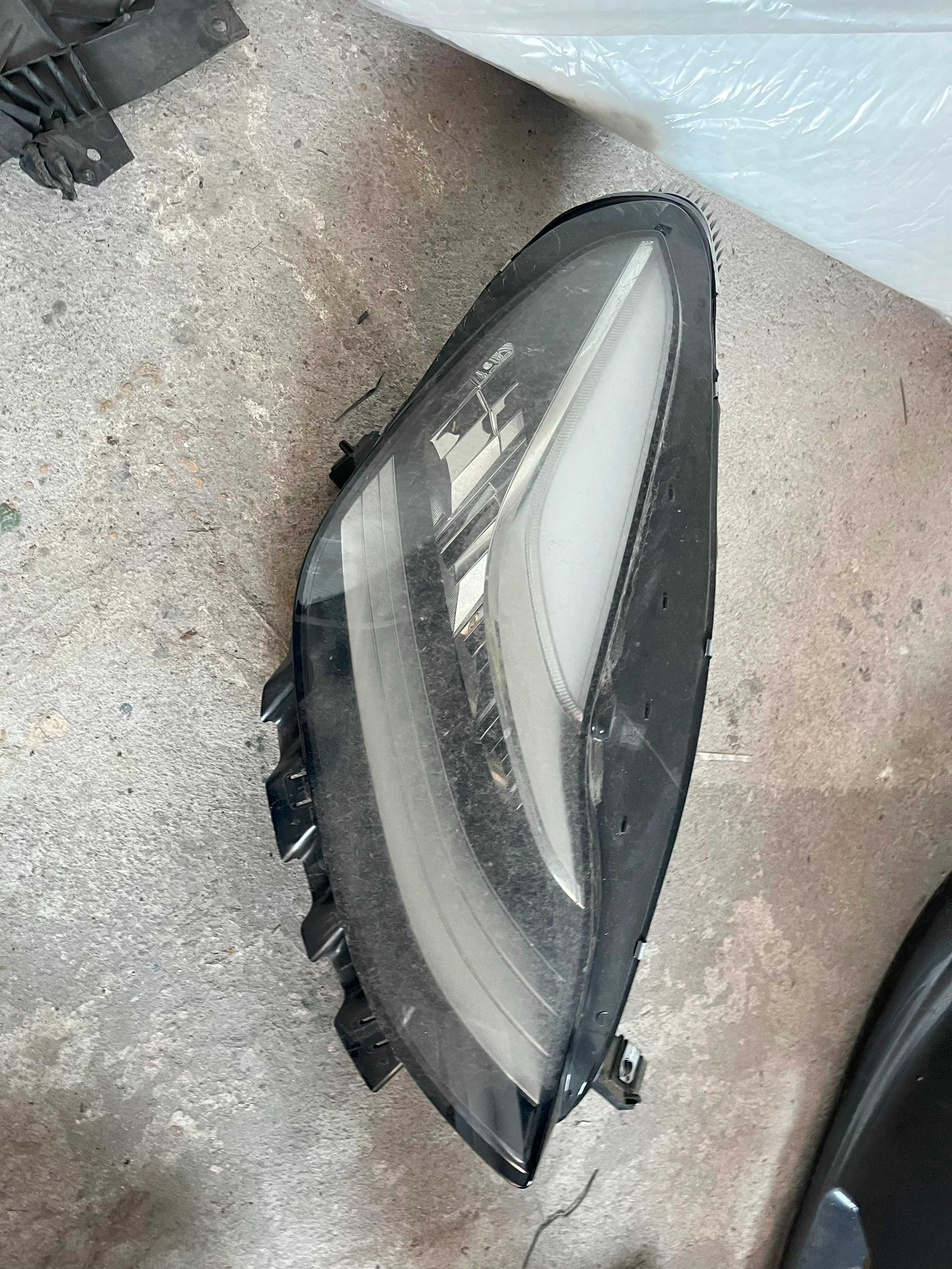 Tesla тесла фар десен led, добро състояние