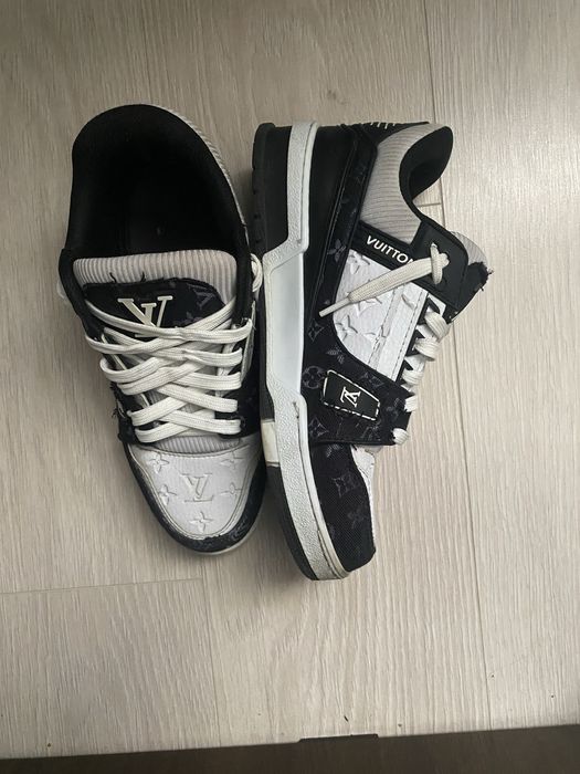 Louis vuitton trainer black