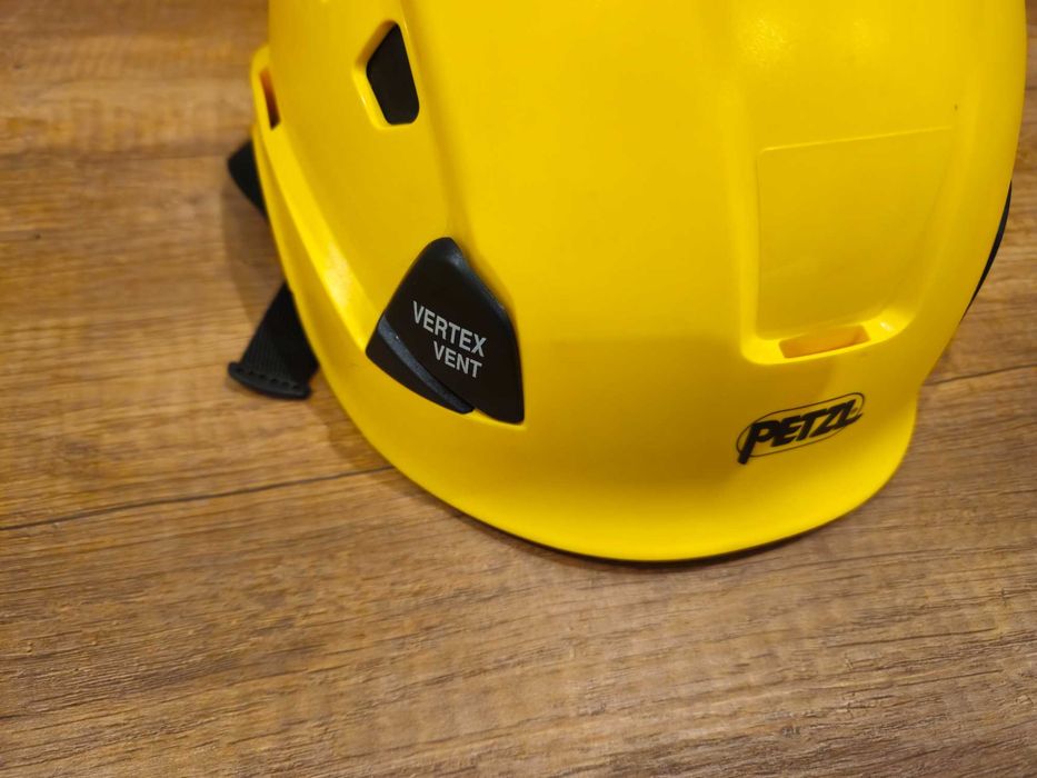 Продавам каска Vertex Vent