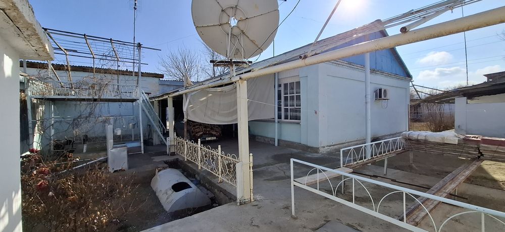 Ховли сотилади хамма щароитга эга