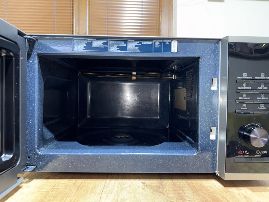 Микровълнова печка Samsung MG23K3575AS