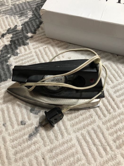 Утюг старый