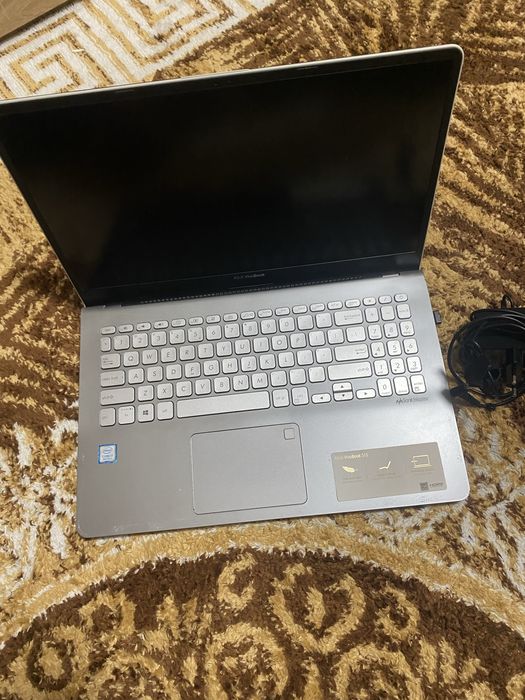 Laptop ASUS VivoBook-i7