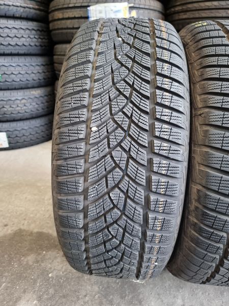 225/55/17 Goodyear 4piese