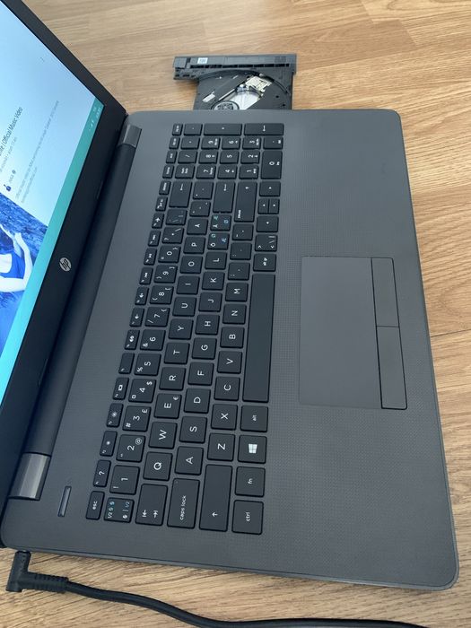 Laptop HP Slim display 15,6 led,500gb m,4gb ram perfect functional.