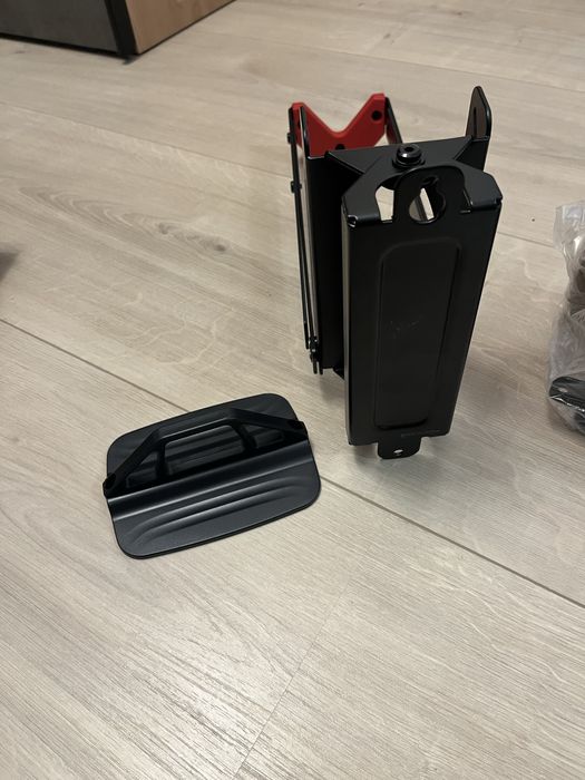 Suport pivotant pentru perete pentru 2 biciclete