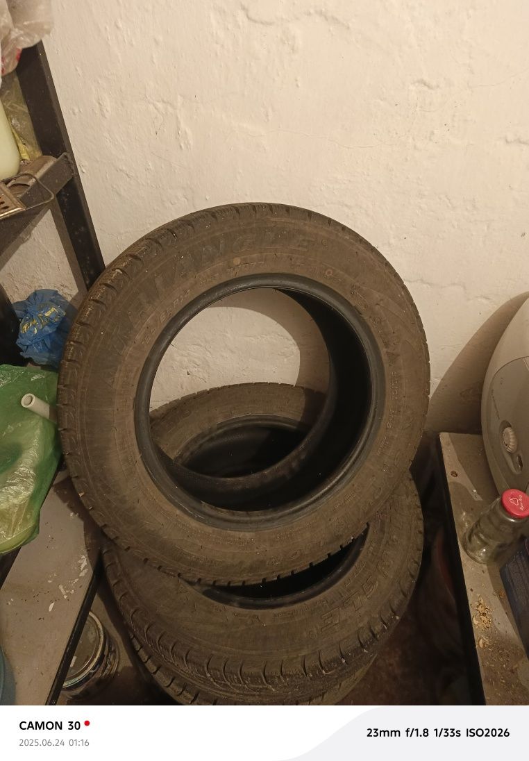 Продаю зимнию резину