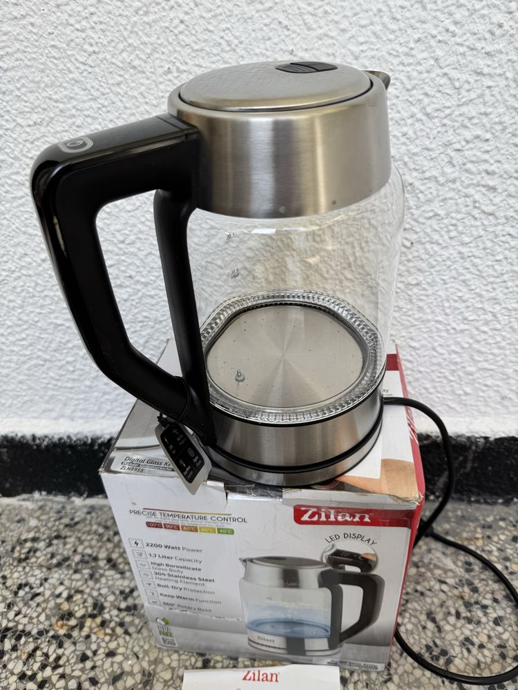 Стъклена Електрическа Кана - Zilan ZLN8955, 1.7л, 2200W, 360°, LED!